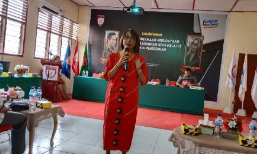 Beri Kuliah Umum di UNIAS, Trie Utami: Nias Memiliki Kekayaan Budaya Tradisi Nusantara