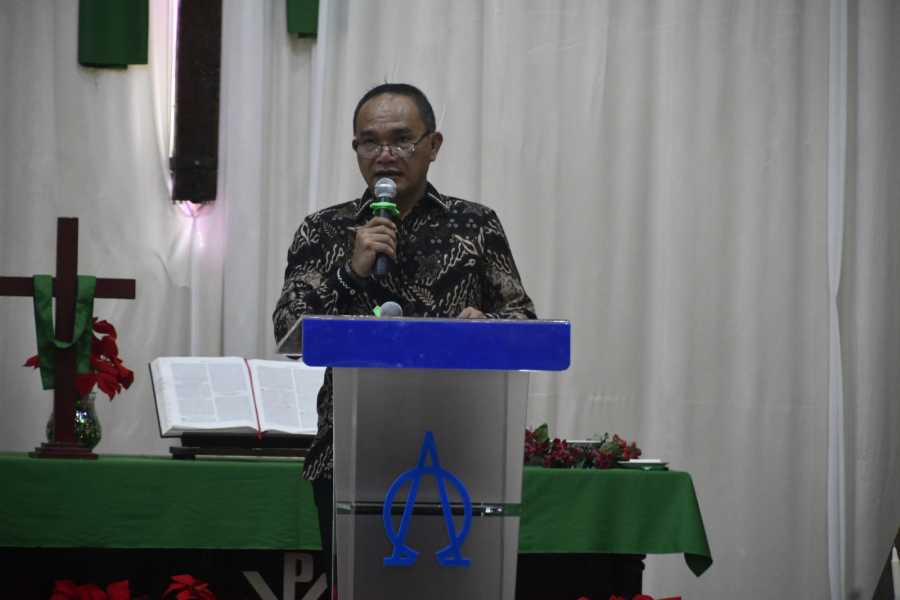 Pesan Keselamatan bagi Keluarga Menggema dalam Perayaan Natal Universitas Nias